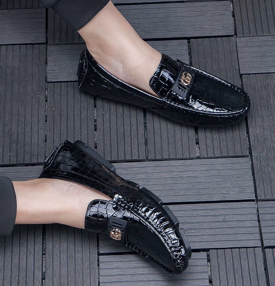 Gucci Black Crocodile-Pattern Loafers